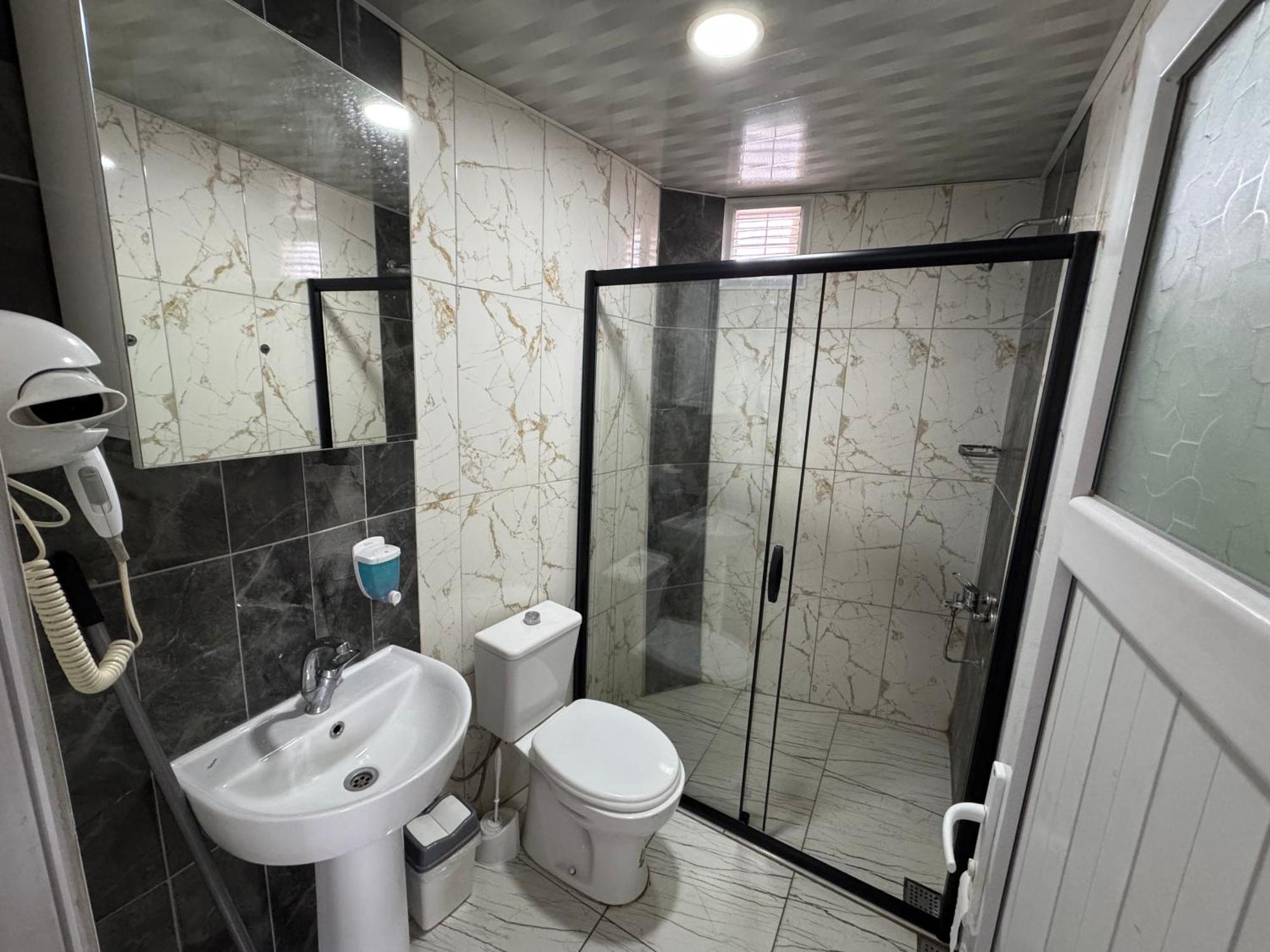 אנטליה Ersoy Ege Apart Otel מראה חיצוני תמונה